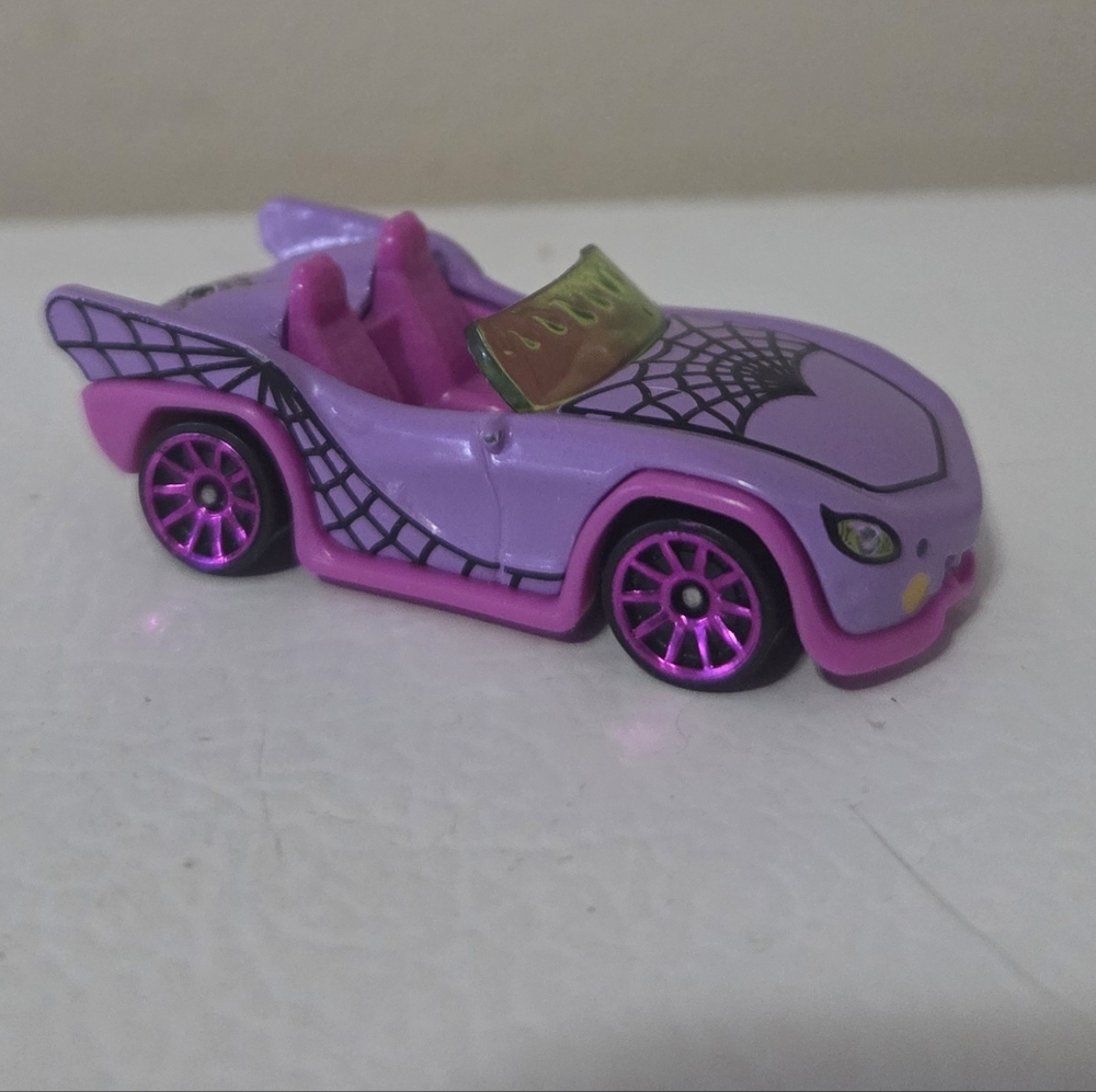 Hot Wheels Monster High Ghoul Mobile die-cast toy car.